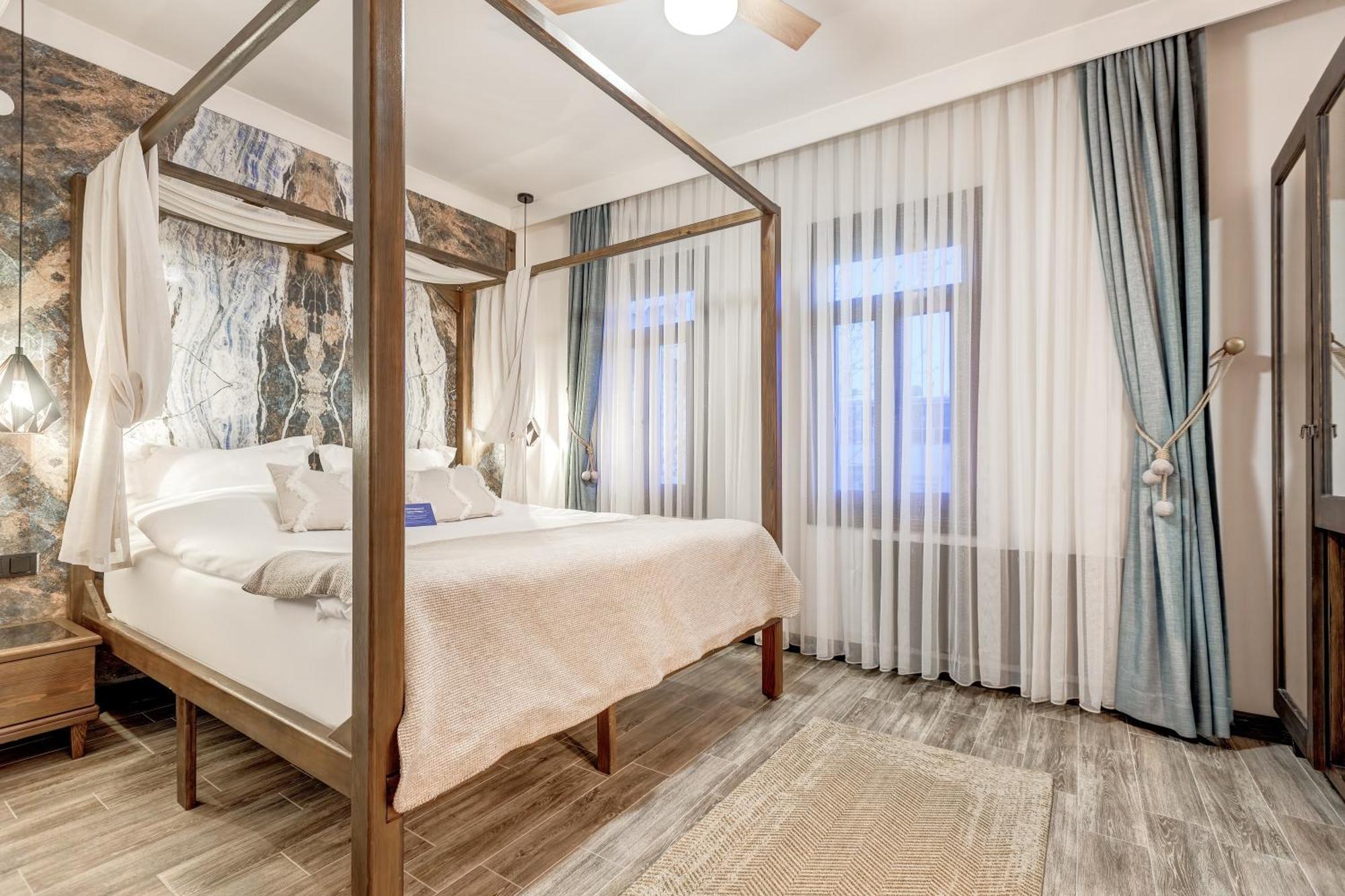 Parna Hotel Cunda Bilik gambar
