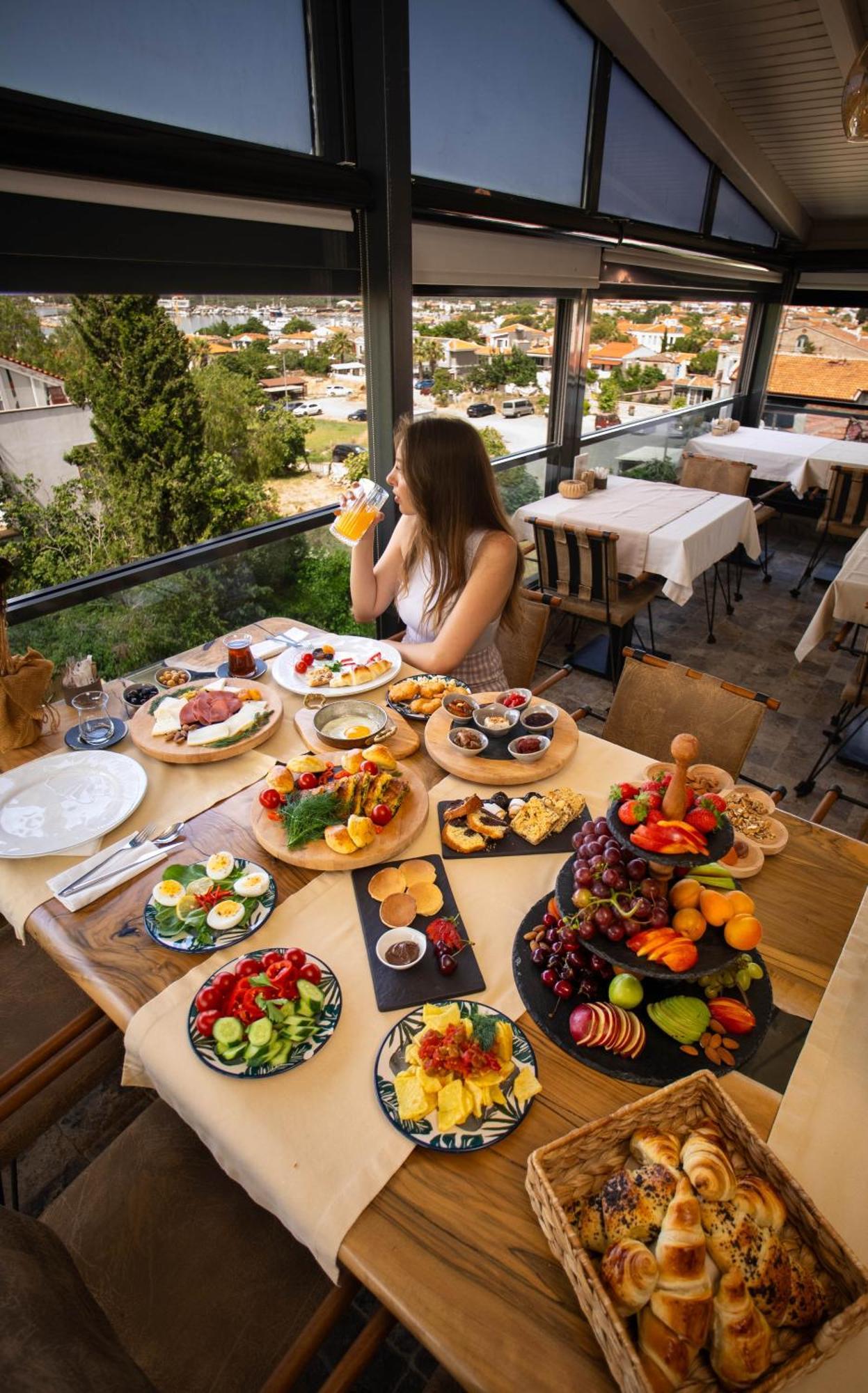 Parna Hotel Cunda Luaran gambar